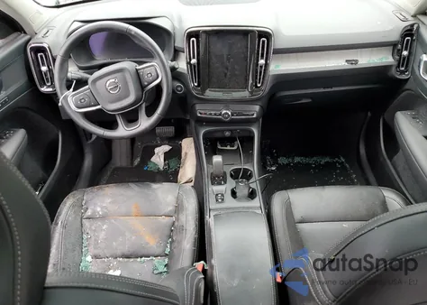 2024 Volvo Xc40 Core z USA, uszkodzony, nr VIN YV4L12UK8R2286860